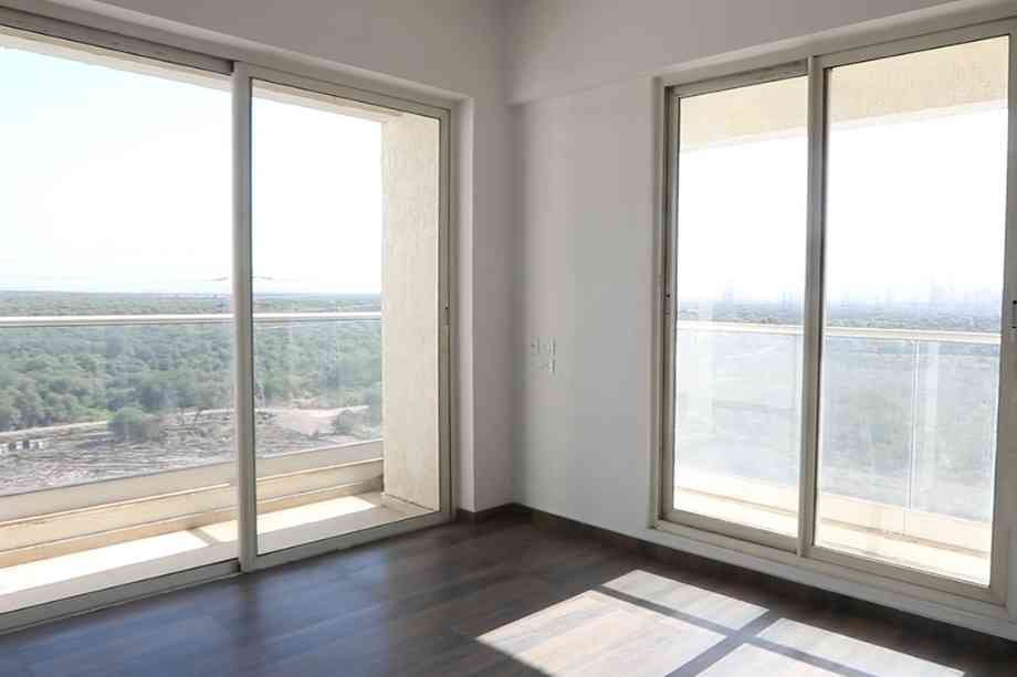 Newa-Bhakti-Park-2-BHK-Sample-Flat-Master-Bedroom-Airoli-Navi-Mumbai