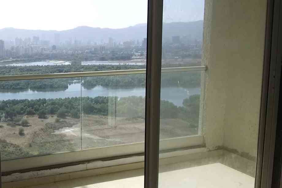Newa-Bhakti-Park-3-BHK-Sample-Flat-Balcony-Airoli-Navi-Mumbai